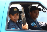 Nahá brazilská policistka