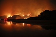 Ohnivé peklo v okolí Los Angeles