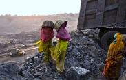 Povrchový důl v Indii