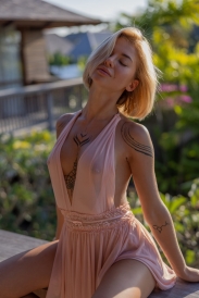 Blond krátkovláska